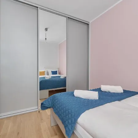 Jesionowa With Free Garage By Renters Appartement Wrocław