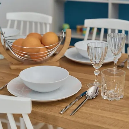 Jesionowa With Free Garage By Renters Appartement *