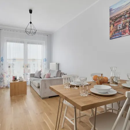 Jesionowa With Free Garage By Renters Wrocław